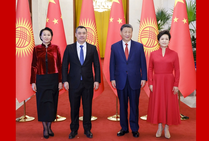 与配合